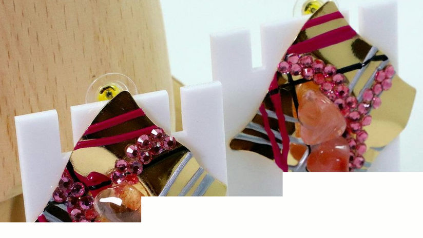 AGATE & CRYSTALS by Patricia Adelson